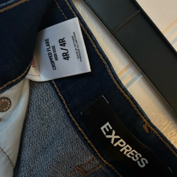 Express cropped flare high rise jean 4 - Picture 3 of 3